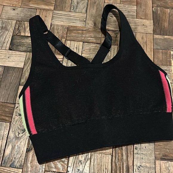Fabletics Aisley Seamless Sports Bra Size XS NWT - Picture 1 of 5